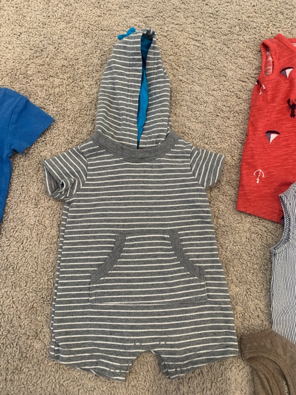 Qty.7  Boy infant Rompers - Picture 5 of 8
